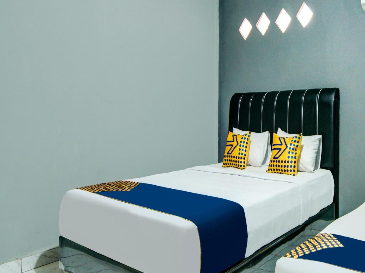 Oyo 2690 Hotel Tampan Pakanbaru Exteriör bild